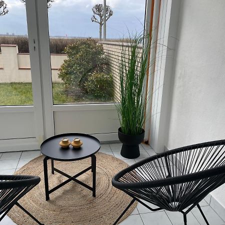 Juna Laboe Exteriör bild