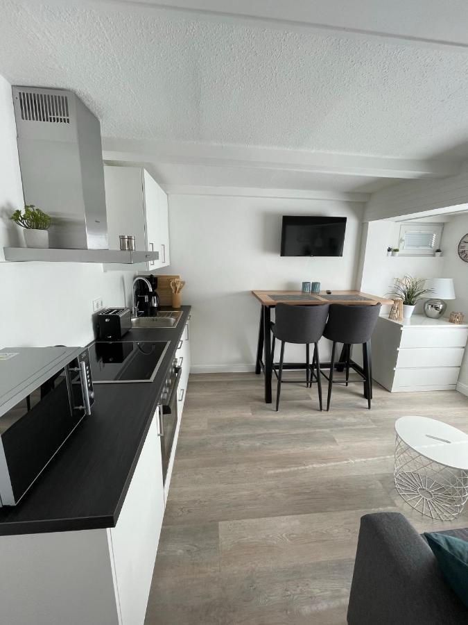 Juna Laboe Exteriör bild